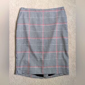 White House Black Market Black and White Houndstooth Plaid Pencil Skirt Size 10P